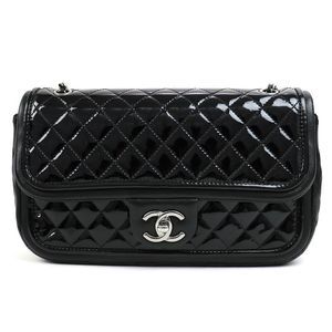 Matelasse flap bag metal fittings Twist Lock W chain shoulder enamel Black